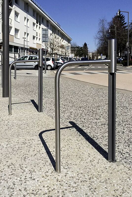 anlehnbuegel-eveole__shoKAT0053922 Anlehnbügel EVEOLE in Edelstahl und DB 703 eisenglimmer