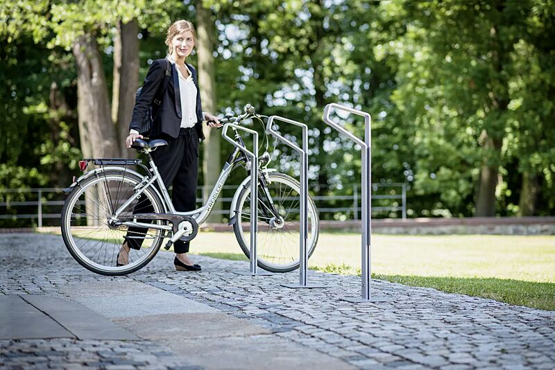 anlehnbuegel-greyhound__shoKAT0057846 Anlehnbügel GREYHOUND aus Edelstahl