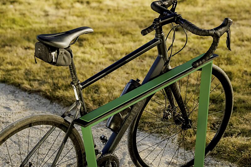 Detail: Das obere schräg angebrachte Element ist mit einem integrierten, widerstandsfähigen Gummistreifen ausgerüstet