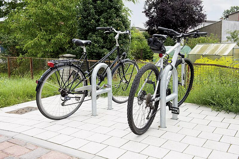 Anlehnbügel MONTANA mit Quersteg, zum Einbetonieren, feuerverzinkt