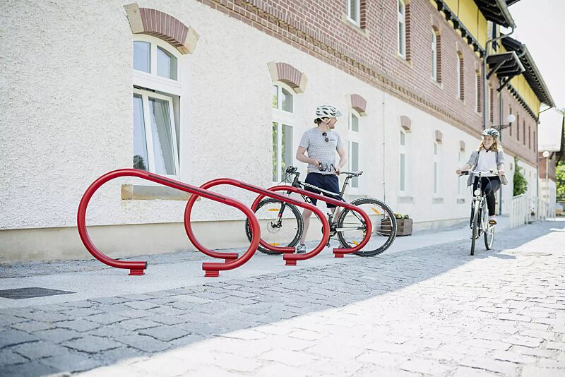 anlehnbuegel-open__shoKAT0057729 Anlehnbügel OPEN in RAL 3003 rubinrot