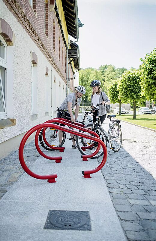 anlehnbuegel-open__shoKAT0057959 Anlehnbügel OPEN in RAL 3003 rubinrot