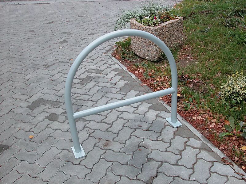 anlehnbuegel-palermo__shoKAT0041432 Anlehnbügel PALERMO mit Quersteg, zum Aufdübeln, in RAL 7035 lichtgrau