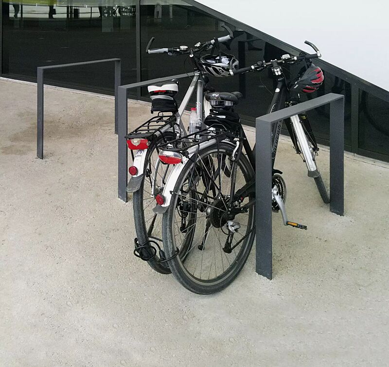 anlehnbuegel-utah__shoKAT0020955 Anlehnbügel UTAH ohne Quersteg, zum Einbetonieren, in RAL 7016 anthrazitgrau