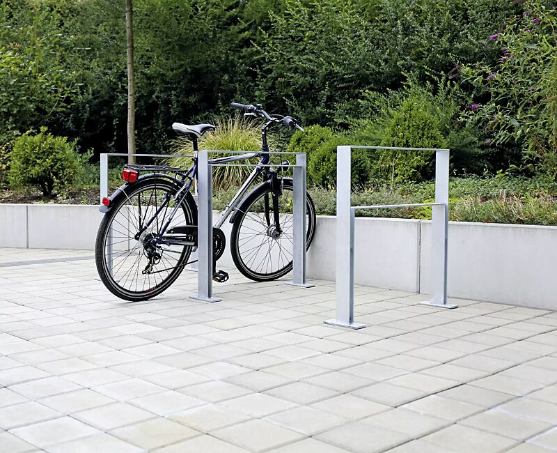 Anlehnbügel UTAH mit Innenbügel mittig bzw. hoch, zum Aufdübeln, feuerverzinkt