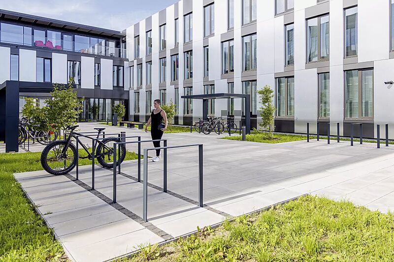 anlehnbuegel-utah__shoKAT0069906 Anlehnbügel UTAH ohne Quersteg, zum Einbetonieren, in RAL 7016 anthrazitgrau