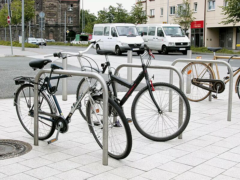 Anlehnbügel ZAGREB zum Einbetonieren, feuerverzinkt