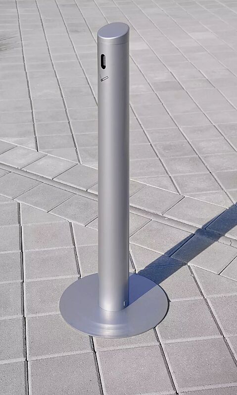 ascher-smoker__shoKAT0012347 Standascher SMOKER aus Aluminium, mit Fußplatte, in RAL 9006 weißaluminium