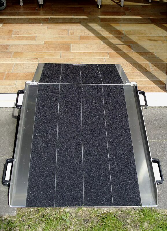 auffahrrampe-blere__shoKAT0012446 auffahrrampe-blere__shoKAT0012446