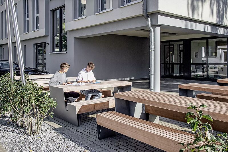 bank-tisch-kombination-blocq__shoKAT0076222 Bank-Tisch-Kombination BLOCQ mit Jatobaholzbelattung, Breite 2080 mm, Stahlteile in RAL 9007 graualuminium