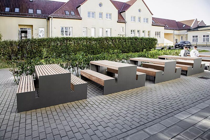 bank-tisch-kombination-blocq__shoKAT0076224 Bank-Tisch-Kombination BLOCQ mit Jatobaholzbelattung, Breite 2080 mm, Stahlteile in RAL 9007 graualuminium