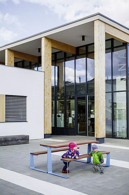 bank-tisch-kombination-rautster__shoKAT0061018 Bank-Tisch-Kombination RAUTSTER, doppelseitig, mit Jatobaholzbelattung, Stahlteile in RAL 5024 pastellblau