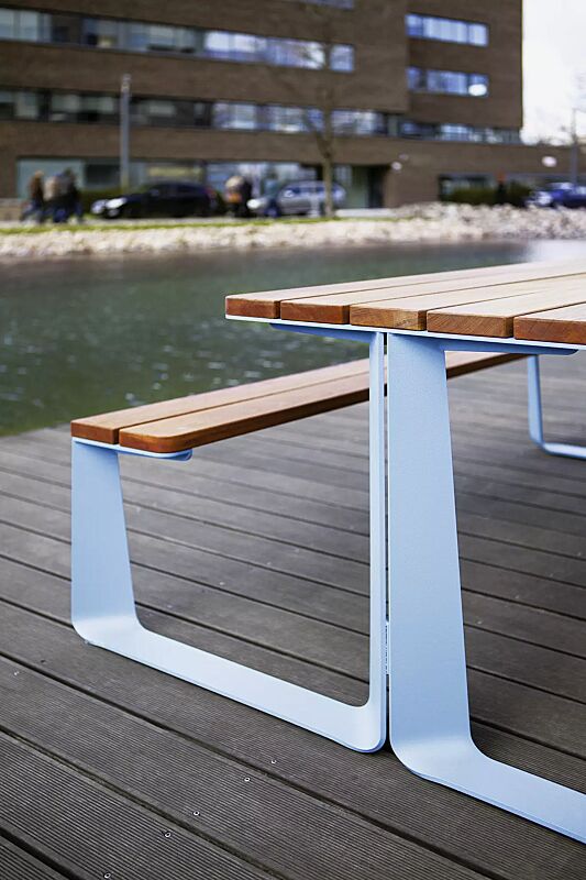 bank-tisch-kombination-rautster__shoKAT0061022 Bank-Tisch-Kombination RAUTSTER, doppelseitig, mit Jatobaholzbelattung, Stahlteile in RAL 5024 pastellblau