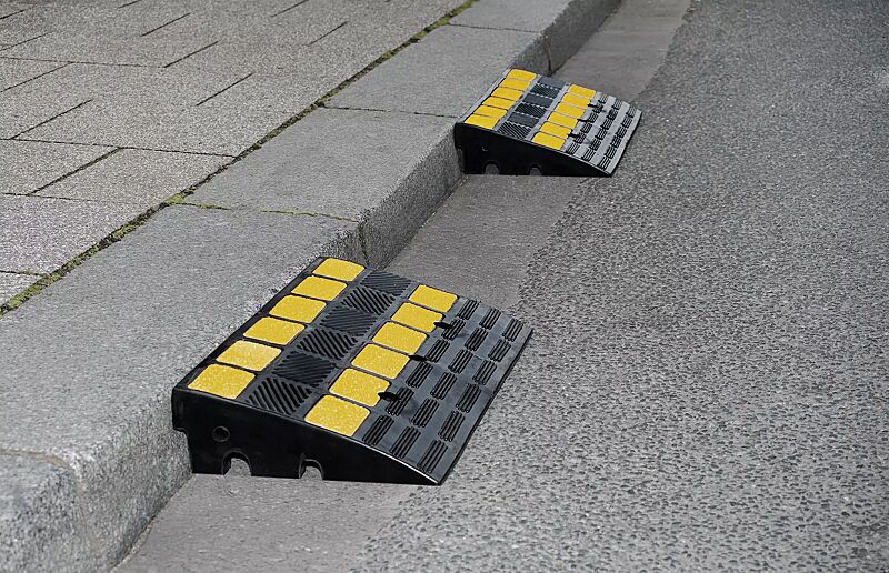 bordsteinrampe-lutter__shoKAT0075742 Bordsteinrampe LUTTER, Normelement, Höhe 100 mm