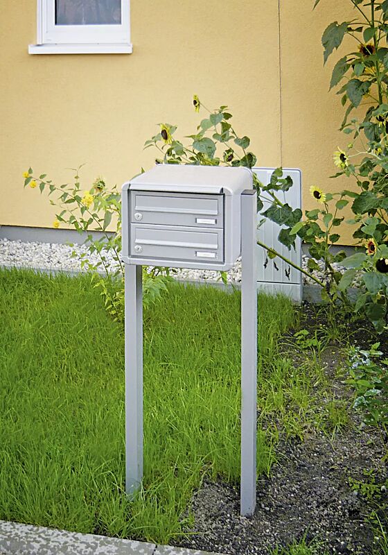 Freistehende Briefkastenanlage METZ zum Einbetonieren, 2-teilig, in RAL 9006 weißaluminium