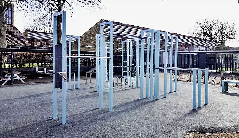 Calisthenics-Anlage M-FELD, Serie BARFORZ, Stahlkonstruktion in RAL-Farbe gegen Mehrpreis