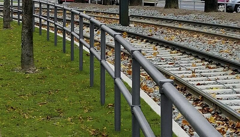 city-line-gelaendersystem-urban__shoKAT0076930 City-Line-Geländersystem URBAN, pulverbeschichtet DB 703 eisenglimmer