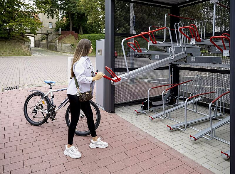 doppelstock-fahrradparksystem-flexhub__shoKAT0075894 Doppelstock-Fahrradparksystem FLEXHUB, MULTIPORT® Rad, Elektronisches Zugangs- und Buchungssystem SmartBikeBox
