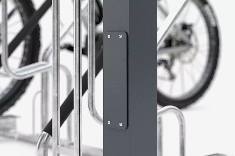 e-bike-ladestation-irving-power__shoKAT0073234 Detail: Abdeckung für den Anschlusskasten