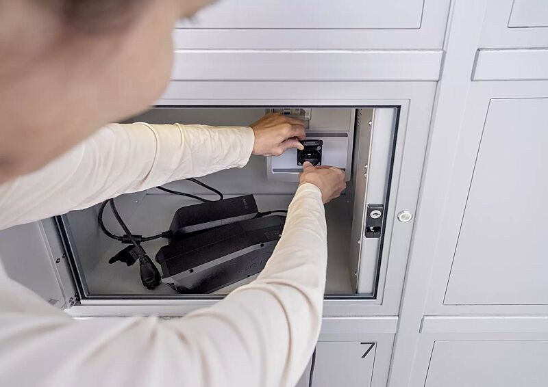 e-bike-ladestellenschrank-amaro__shoKAT0077202 Detail: Ladefach
