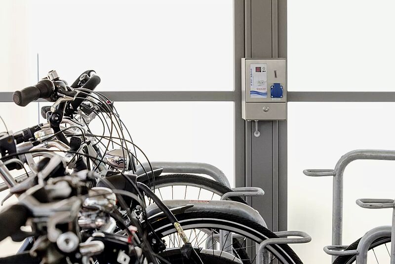 E-Bike-Ladestation MONEDA, Typ ETC 1000 mit LED-Anzeige