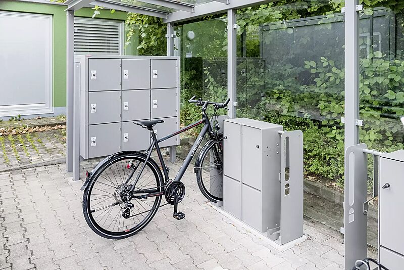 fahrrad-abstellanlage-velo-connector__shoKAT0068228 Fahrrad-Abstellanlage VELO-CONNECTOR, Schließfachschrank SECURE, Stahlkonstruktion in RAL 9007 graualuminium