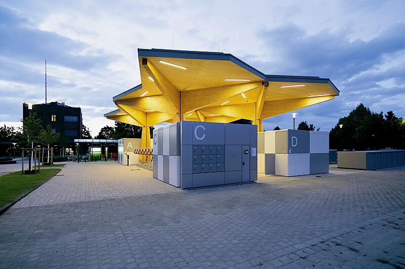 fahrradgarage-fullerton-e__shoKAT0073818 Fahrradgarage FULLERTON-E, 8 Anlagen mit jeweils 8 Boxen, doppelstöckig, Höhe x Breite x Tiefe 2945 mm x 3611 mm x 2100 mm, inklusive Zugangs- und Buchungssystem SmartBikeBox®, Stahlkonstruktion in RAL 9006 weißaluminium bzw. RAL 9003 signalweiß, Besch...