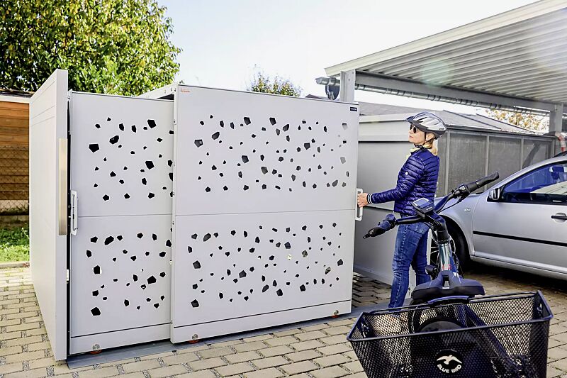 fahrradgarage-styleout-bike__shoKAT0069814 Fahrradgarage STYLEOUT® BIKE TOMO, Rück-, Seitenwände und Schiebetüren in RAL 9006 weißaluminium, Dach Aluminium eloxiert