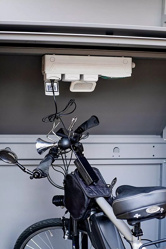 fahrradgarage-styleout-bikebox__shoKAT0071070 Detail: Steckdosenleiste inklusive LED-Strahler und Dämmerungsschalter