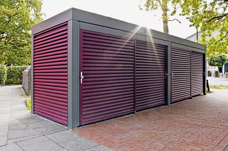 fahrradhaus-multiport__shoKAT0035228 Fahrradhaus MULTIPORT®, Dachbreite x Dachtiefe 7910 mm x 2580 mm, für bis zu 12 Fahrräder, Wände und Schiebetür, einteilig, mit blickdichter Z-Profillamelle, Stahlkonstruktion in RAL 7016 anthrazitgrau