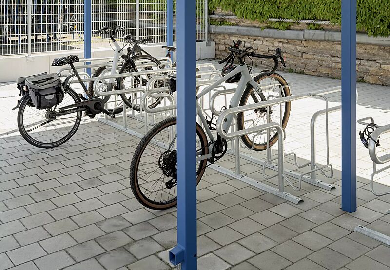 Reihenparker HEDLAND doppelseitig, hoch / tief, Tiefstellung lange Bügel, zum Aufdübeln bei +/- 0 mm