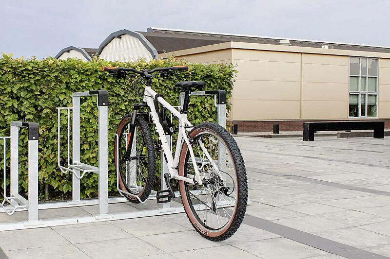 Fahrradparker KONTUR einseitig, 4 Stellplätze