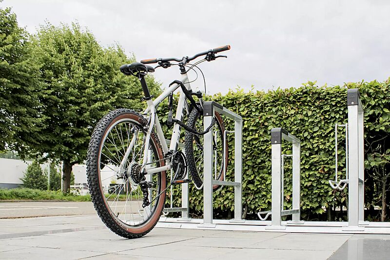 Fahrradparker KONTUR einseitig, 4 Stellplätze