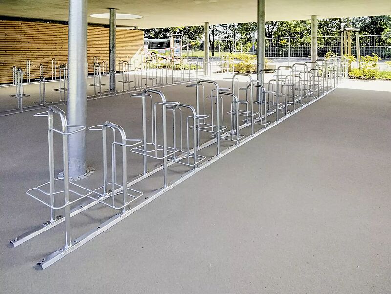 Fahrradparker MISSOURI-LIGHT doppelseitig 90°, hoch / tief, zum Aufdübeln bei +/- 0 mm, 48 Stellplätze, feuerverzinkt