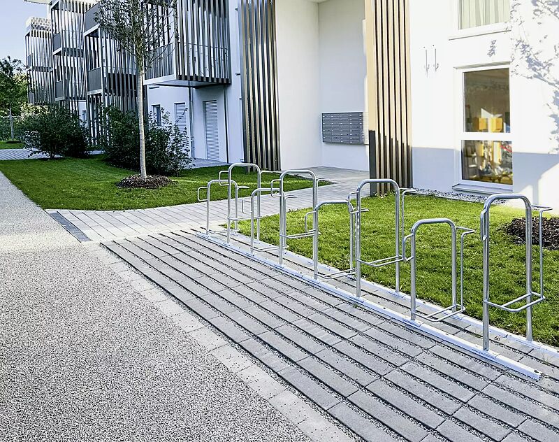 Fahrradparker MISSOURI-LIGHT einseitig 90°, tief / hoch, zum Aufdübeln bei +/- 0 mm, 8 Stellplätze, feuerverzinkt