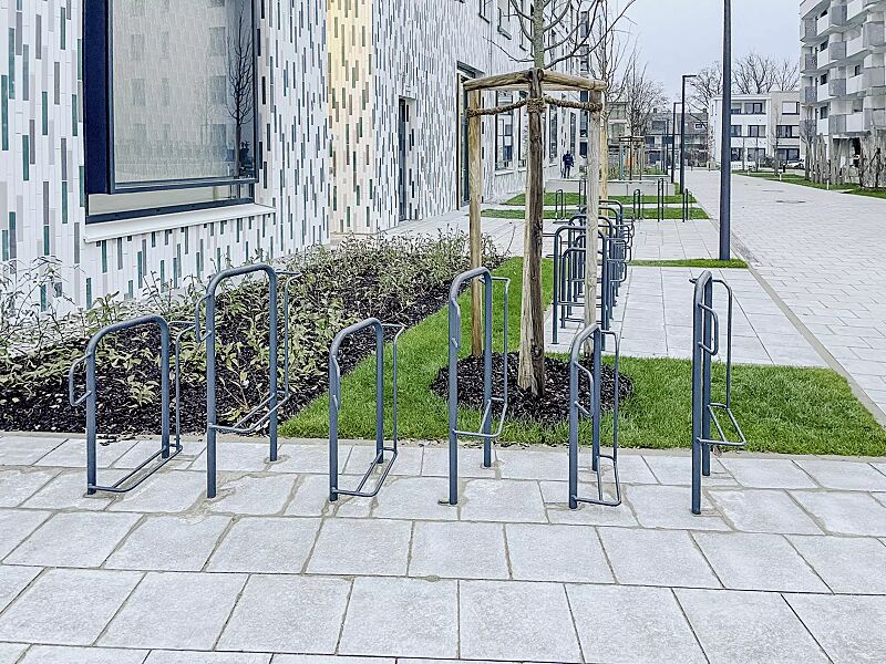 Fahrradparker MISSOURI-LIGHT einseitig 90°, tief / hoch, zum Aufdübeln bei -250 mm, 6 Stellplätze, in RAL 7012 basaltgrau