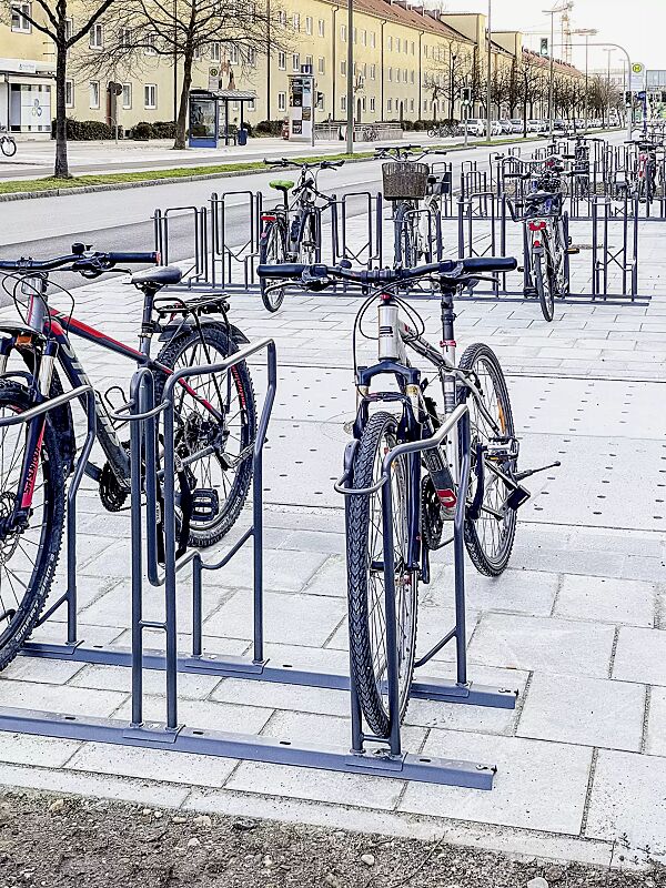 fahrradparker-tacoma__shoKAT0072556 Reihenparker TACOMA einseitig 90°, tief / hoch, zum Aufdübeln bei +/- 0 mm, in RAL 7016 anthrazitgrau