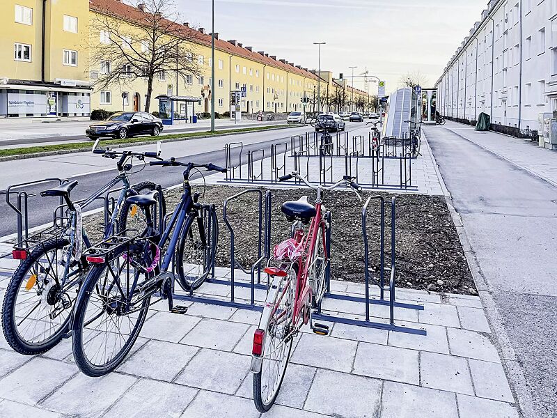 fahrradparker-tacoma__shoKAT0072557 Reihenparker TACOMA einseitig 90°, tief / hoch, zum Aufdübeln bei +/- 0 mm, in RAL 7016 anthrazitgrau