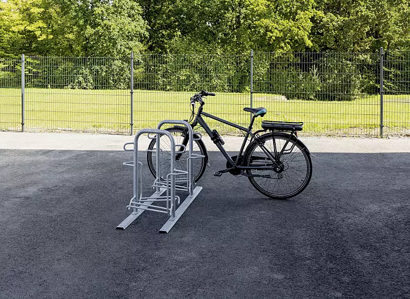 Fahrradparker ZIROS, doppelseitig 90°, tief / tief, Radabstand 600 mm, zum Aufdübeln bei +/- 0 mm, feuerverzinkt