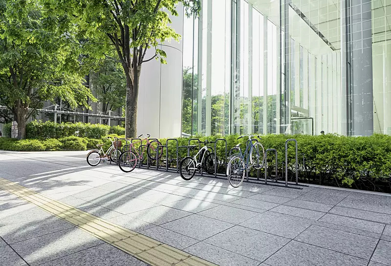 8 x Fahrradparker ZIROS, einseitig 90°, tief / hoch, Radabstand 500 mm, zum Aufdübeln bei +/- 0 mm, in RAL 7016 anthrazitgrau