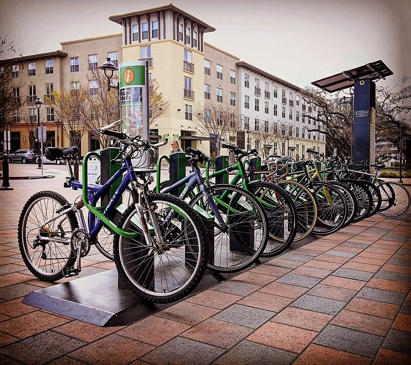 fahrradparksystem-bikeep__shoKAT0059103 Fahrradparksystem BIKEEP, Reihenaufstellung, mit kundenspezifischer RFID-Zugangsberechtigung