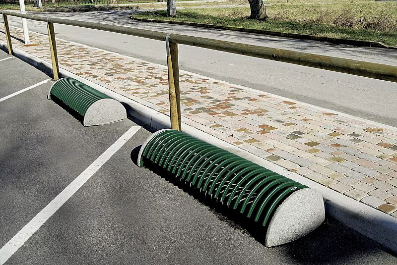 fahrradstaender-riccio__shoKAT0017821 Fahrradständer RICCIO mit Betonsockel, in RAL 6005 moosgrün