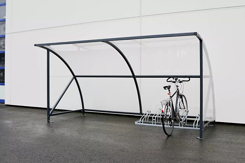 fahrradueberdachung-cepheus__shoKAT0058559 Fahrradüberdachung CEPHEUS, Dachbreite x Dachtiefe 4130 mm x 2100 mm, Dach und Seitenwände aus Polycarbonat, Fahrradständer UNIVERSAL, Stahlkonstruktion feuerverzinkt und pulverbeschichtet in RAL 5013 kobaltblau