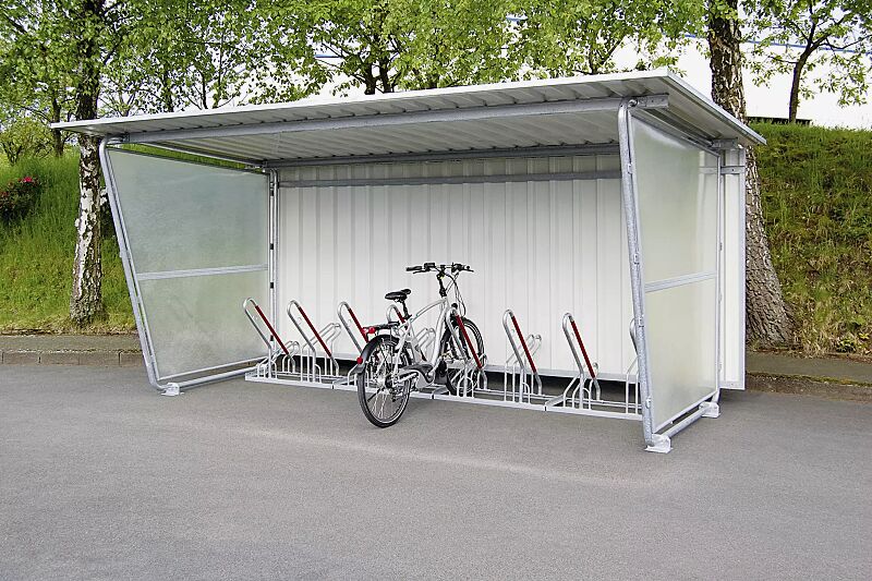Fahrradüberdachung INDUS mit Pultdach, Dachbreite x Dachtiefe 4800 mm x 2330 mm, Rückwand Trapezblech, Seitenwände Polyester, opal transparent, Fahrradständer NEW YORK, Stahlkonstruktion feuerverzinkt