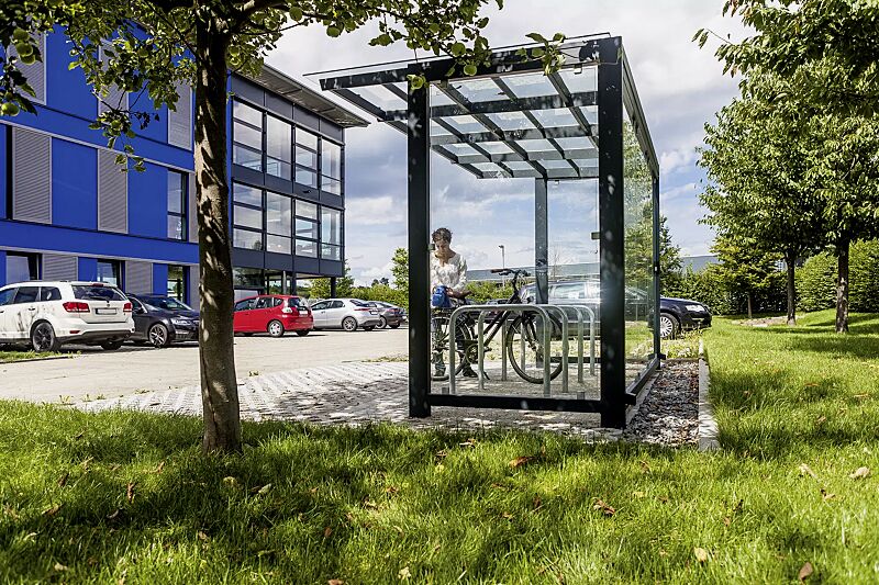 Fahrradüberdachung PICTOR, Dachbreite x Dachtiefe 3500 mm x 2250 mm, Rück- / Seitenwände ESG, Klarglas, Anlehnbügel FLORIDA, Stahlkonstruktion in RAL 7016 anthrazitgrau