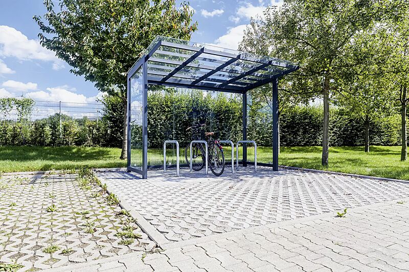 Fahrradüberdachung PICTOR, Dachbreite x Dachtiefe 3500 mm x 2250 mm, Rück- / Seitenwände ESG, Klarglas, Anlehnbügel FLORIDA, Stahlkonstruktion in RAL 7016 anthrazitgrau