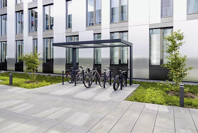 fahrradueberdachung-pure__shoKAT0069713 Fahrradüberdachung PURE mit Pultdach, Dachbreite x Dachtiefe 4000 mm x 2250 mm, Anlehnbügel UTAH, Stahlkonstruktion in RAL 7016 anthrazitgrauFahrradüberdachung PURE mit Pultdach, Dachbreite x Dachtiefe 4000 mm x 2250 mm, Stahlkonstruktion feuerverzinkt...