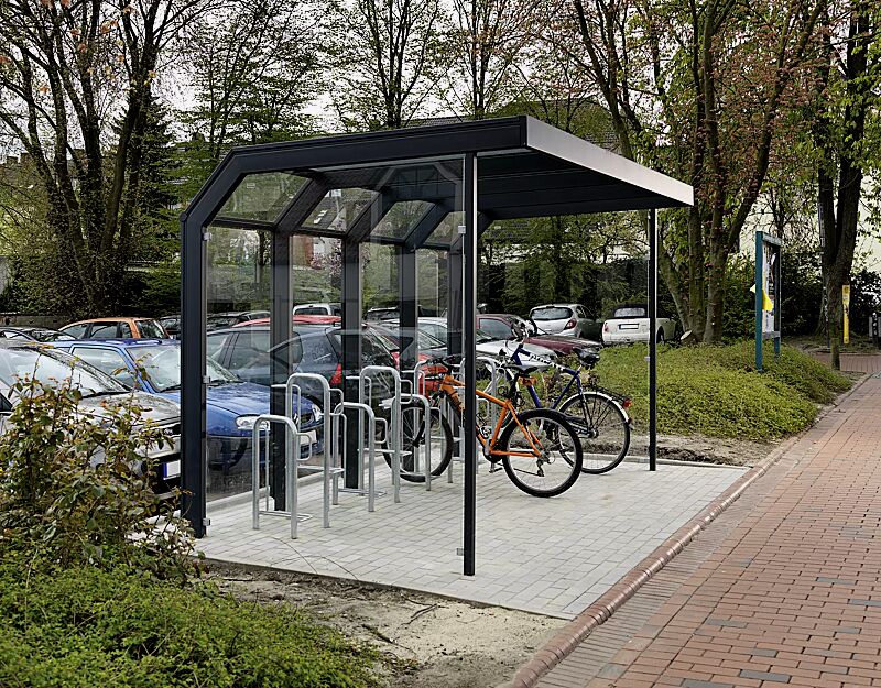 Fahrradüberdachung SATURN, Dachbreite x Dachtiefe 4060 mm x 2300 mm, mit Rück- und Seitenwänden aus ESG, Klarglas, mit Fahrradparker MISSOURI, Stahlkonstruktion in RAL 7016 anthrazitgrau