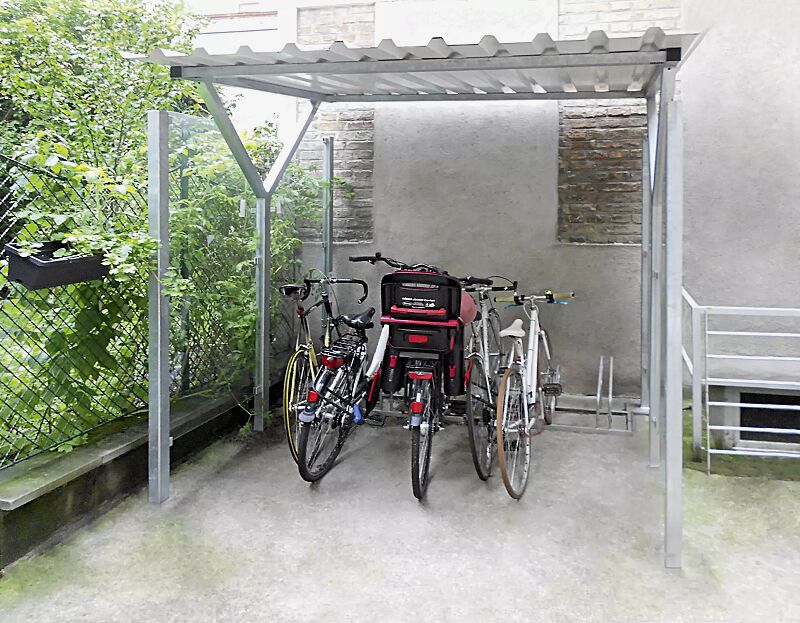 Fahrradüberdachung Z08 Dachbreite x Dachtiefe 2500 mm x 2400 mm, Stahlkonstruktion feuerverzinkt, Seitenwände ESG, Klarglas, Dacheindeckung Trapezblech