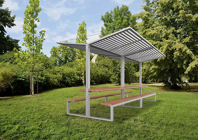 Freizeitüberdachung CISON, Lamellendach aus Stahl, 2 x Dachbreite 2100 mm x Dachtiefe 2491 mm, mit integriertem Tisch und Sitzbank, Stahlkonstruktion in RAL 9006 weißaluminium